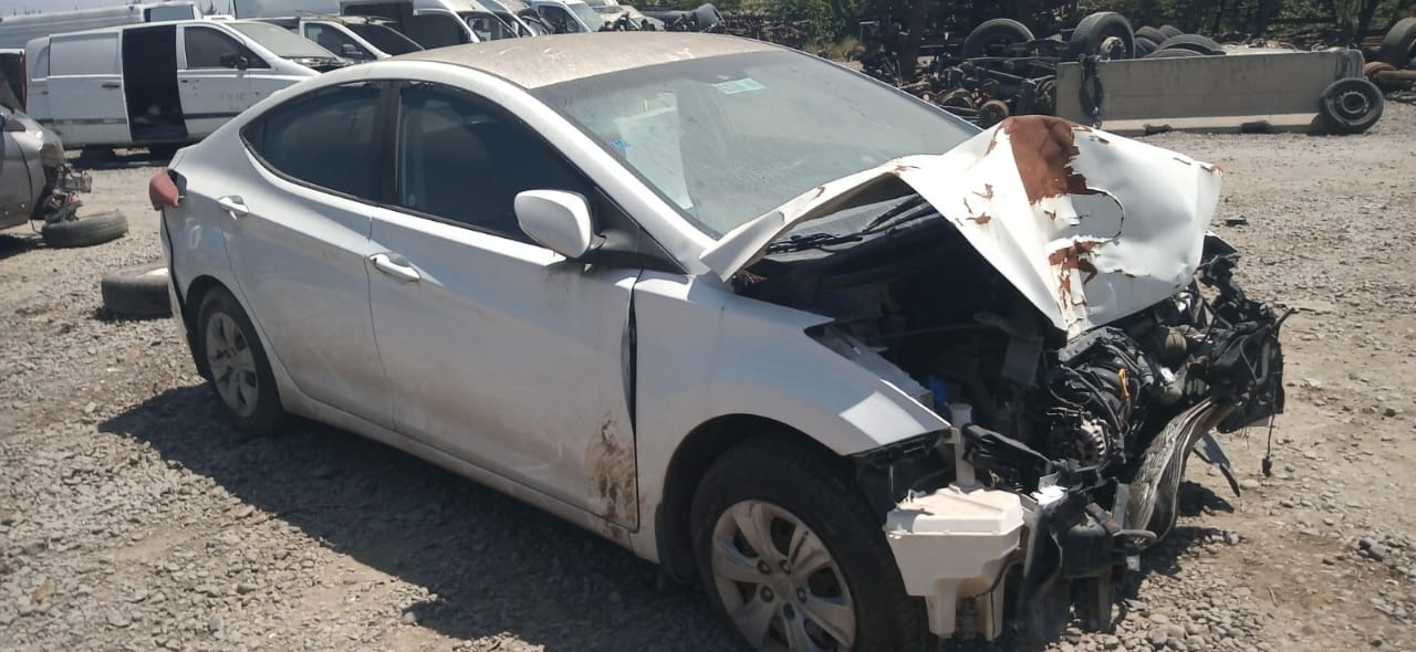  Hyundai ELANTRA 2013    EN DESARME
